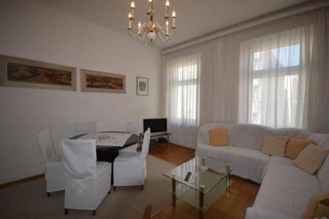 Vienna Holiday Apartments Bagian luar foto