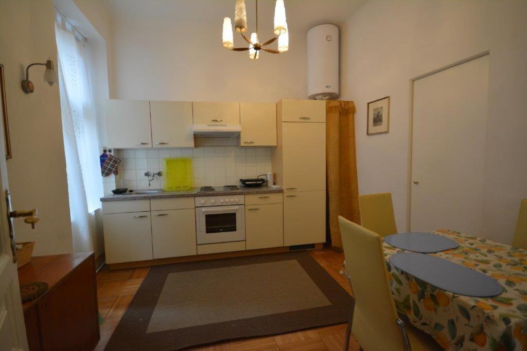 Vienna Holiday Apartments Bagian luar foto