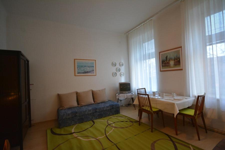 Vienna Holiday Apartments Bagian luar foto